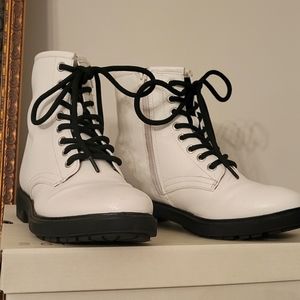 Women's Esprit Shelby Boots. Size 6!